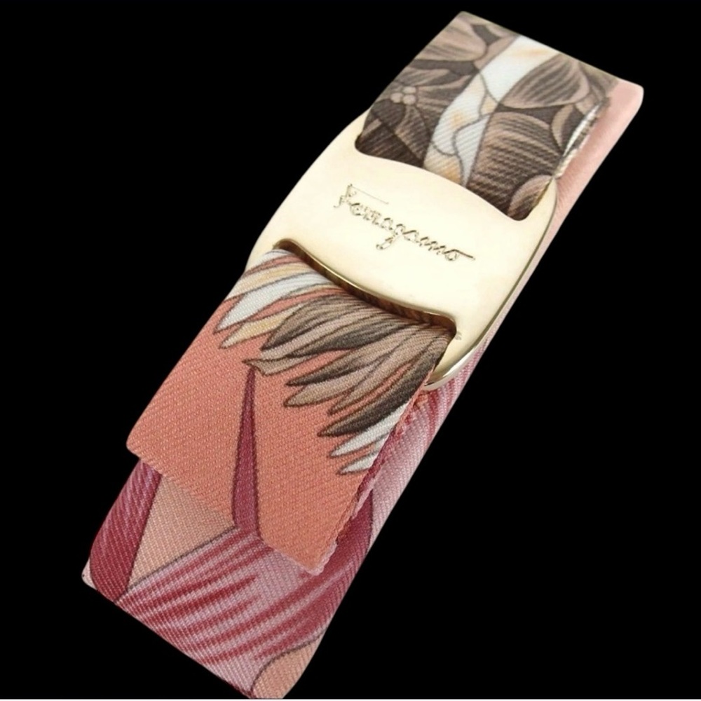 Salvatore Ferragamo Vara Ribbon Hair Clip 😍 - Picture 7 of 9